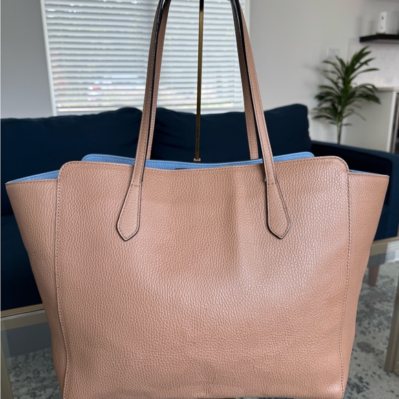 🎄LARGE EUC TAN GUCCI SWING TOTE 12”H x 19”L x 6”D - Picture 3 of 12